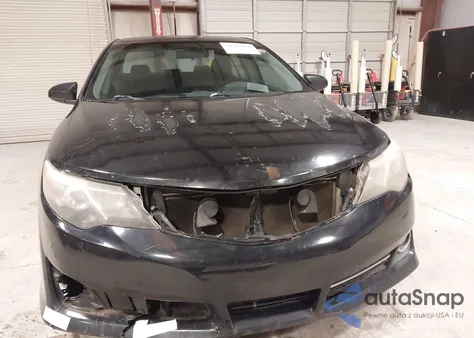 2013 Toyota Camry z USA, uszkodzony, nr VIN 4T1BF1FK2DU654028